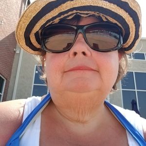 Meet your Posher, Christy